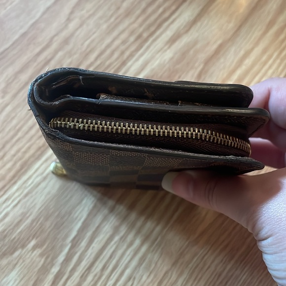 Louis Vuitton damier ebene compact wallet - Picture 5 of 10